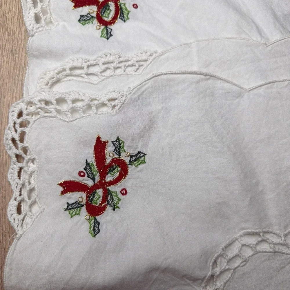 Christmas Placemat 8pc Set Vintage Poinsettia Cut Work Embroidery Crochet Cotton